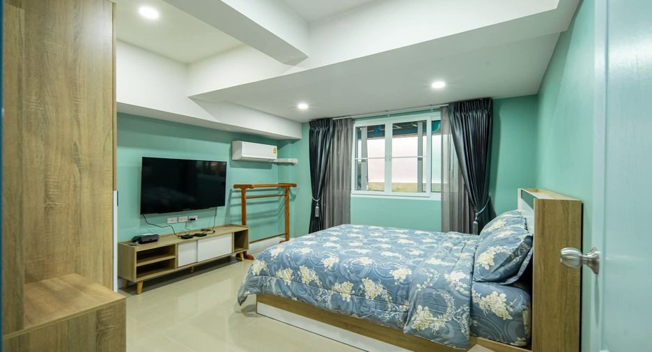 For rent 6 bedrooms villa in Bang Lamung, Chonburi