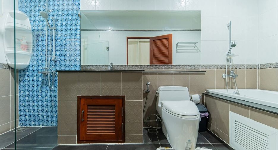 For rent 6 bedrooms villa in Bang Lamung, Chonburi