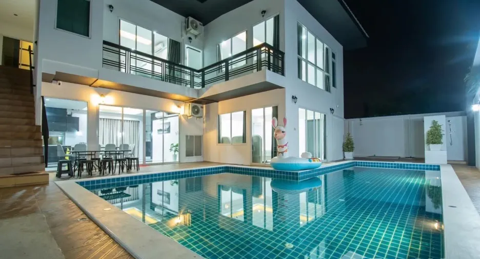 For sale and for rent 4 bedrooms villa in Bang Lamung, Chonburi