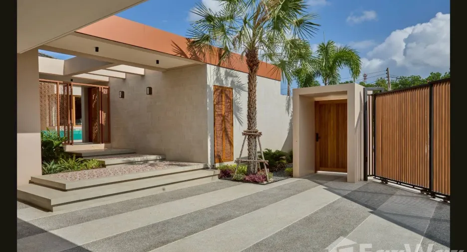 For sale 4 bedrooms villa in Thalang, Phuket