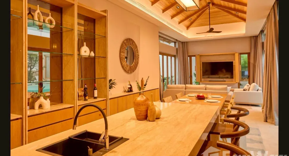 For sale 4 bedrooms villa in Thalang, Phuket