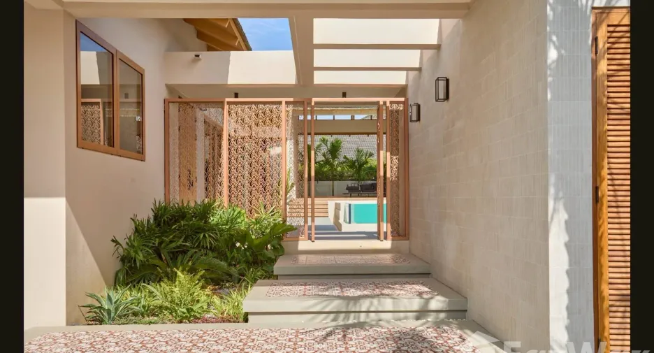 For sale 4 bedrooms villa in Thalang, Phuket