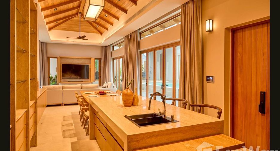 For sale 4 bedrooms villa in Thalang, Phuket