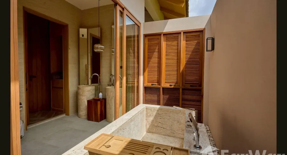 For sale 4 bedrooms villa in Thalang, Phuket