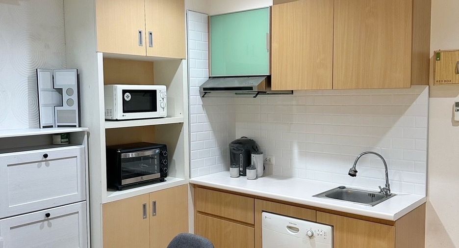 Продажа и аренда 1 кровать кондо в Хуаи Кхщанг, Бангкок