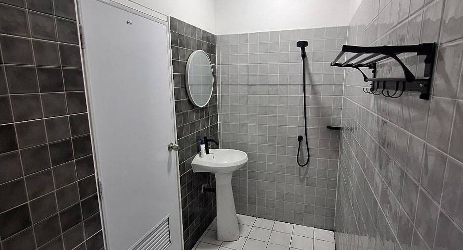 Продажа 4 спальни таунхаус в Нонг Кхаем, Бангкок