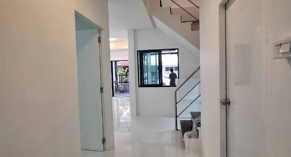 For sale 4 bedrooms townhouse in Nong Khaem, Bangkok