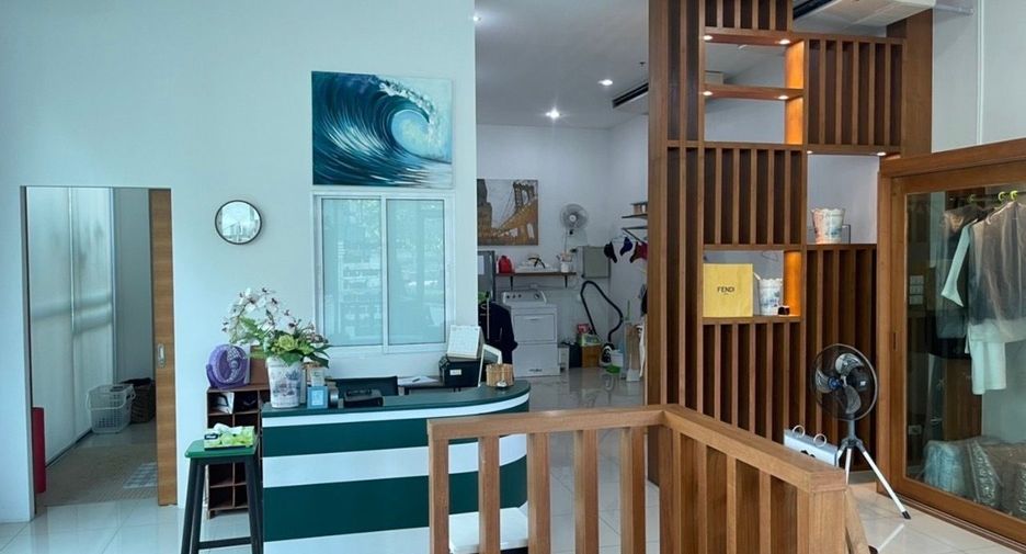 À vendre et à louer 1 chambre local commercial à Si Racha, Chonburi