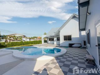 For rent 4 bedrooms villa in Bang Lamung, Chonburi