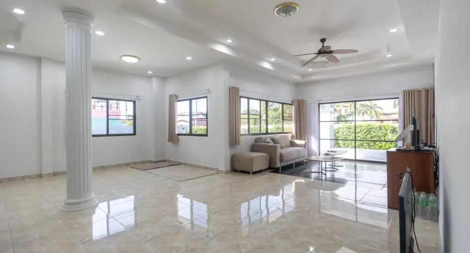 Villa zur Miete mit 4 Zimmer in Bang Lamung, Chonburi