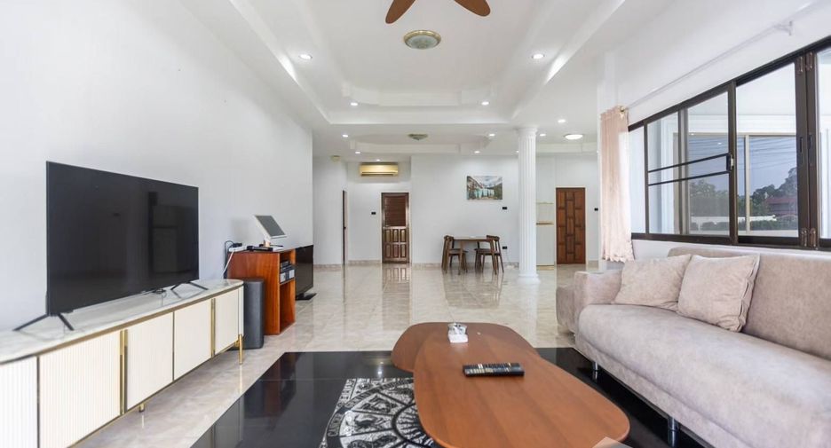 À louer 4 chambres villa à Bang Lamung, Chonburi