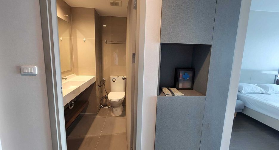 For sale and for rent studio condo in Phra Khanong, Bangkok