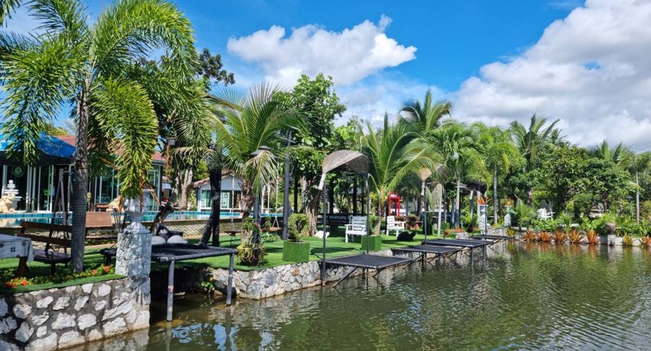 For sale 20 bedrooms hotel in Bang Lamung, Chonburi
