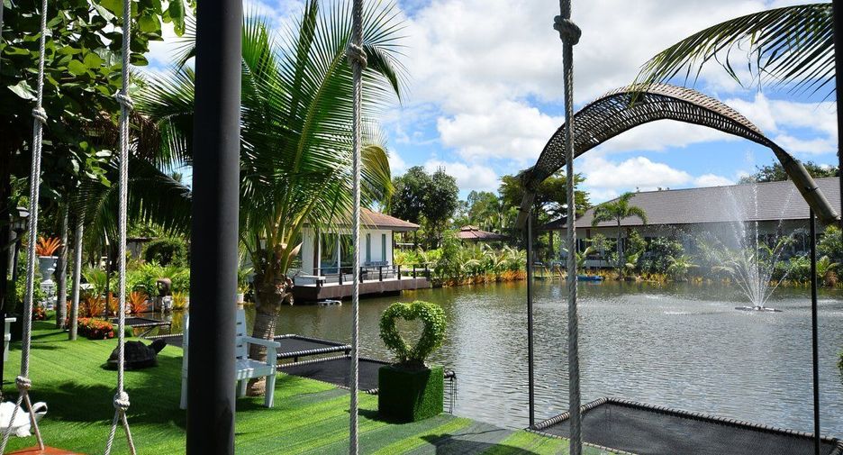 For sale 20 bedrooms hotel in Bang Lamung, Chonburi