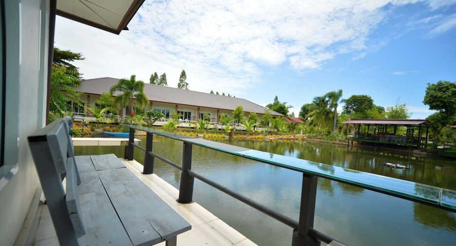 For sale 20 bedrooms hotel in Bang Lamung, Chonburi