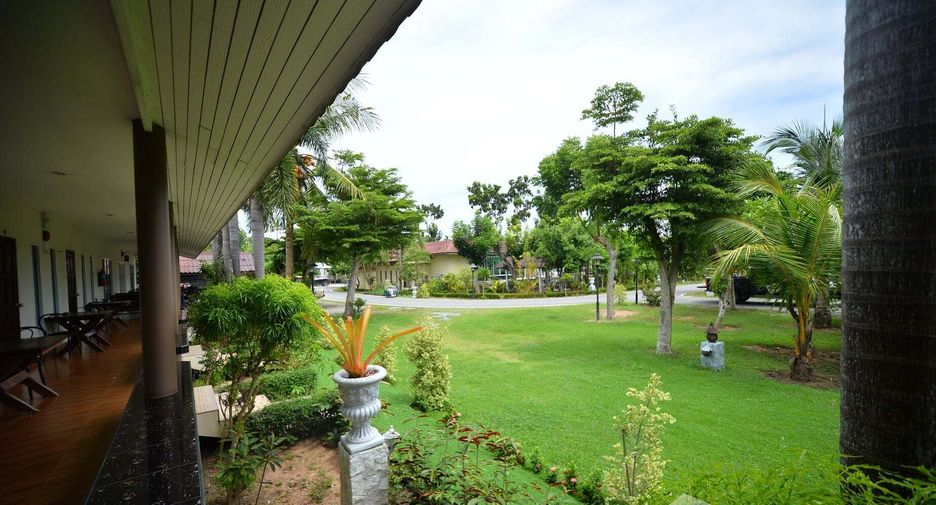 For sale 20 bedrooms hotel in Bang Lamung, Chonburi