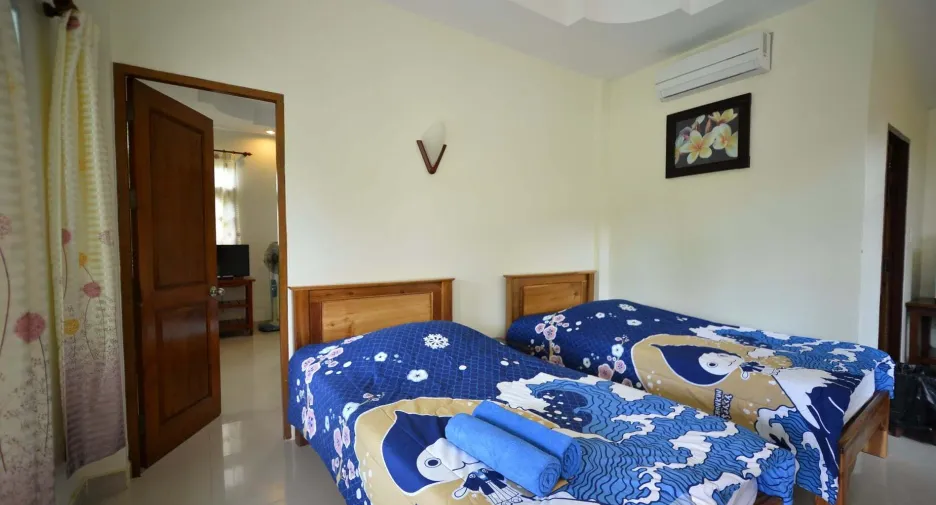 For sale 20 bedrooms hotel in Bang Lamung, Chonburi