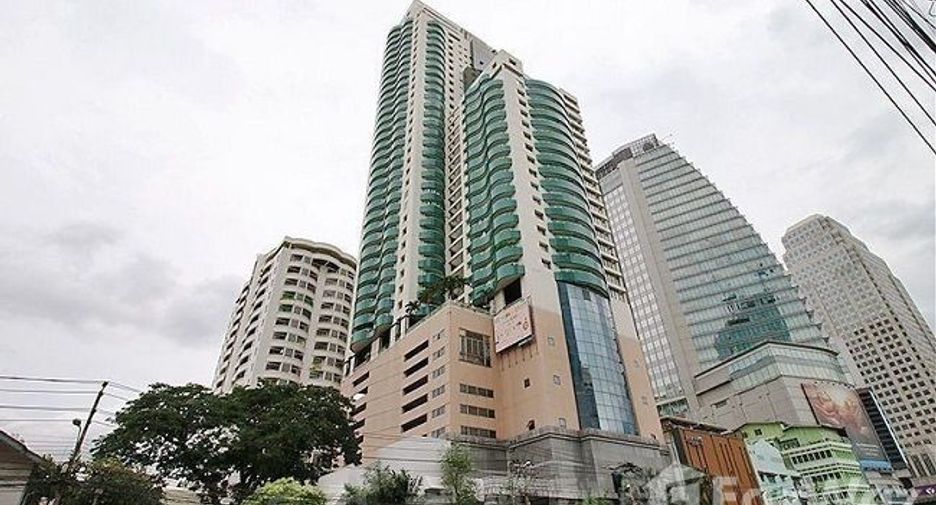For sale 4 bedrooms condo in Khlong Toei, Bangkok
