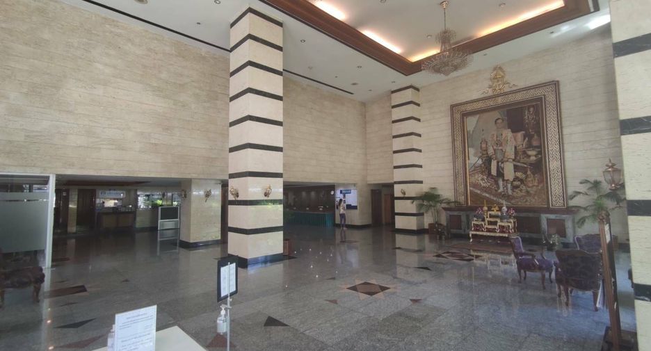 For sale 4 bedrooms condo in Khlong Toei, Bangkok