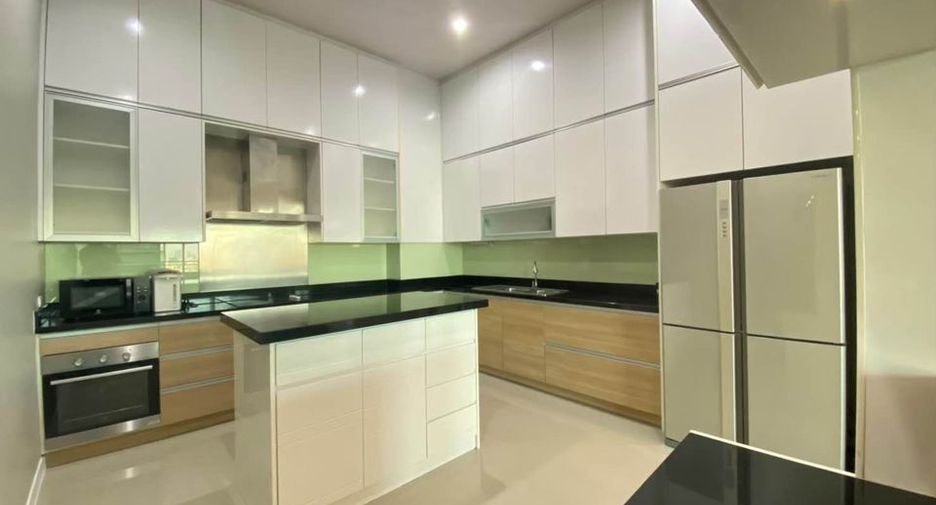 For sale and for rent 3 bedrooms condo in Watthana, Bangkok