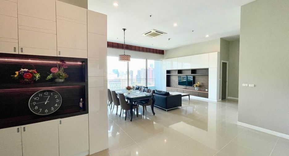 For sale and for rent 3 bedrooms condo in Watthana, Bangkok