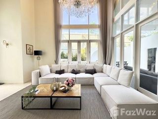 À vendre et à louer 5 chambres villa à Na Jomtien, Pattaya