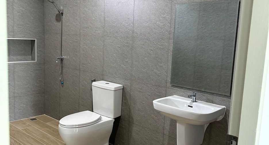 Продажа 4 спальни дом в Mueang Samut Prakan, Самутпракан