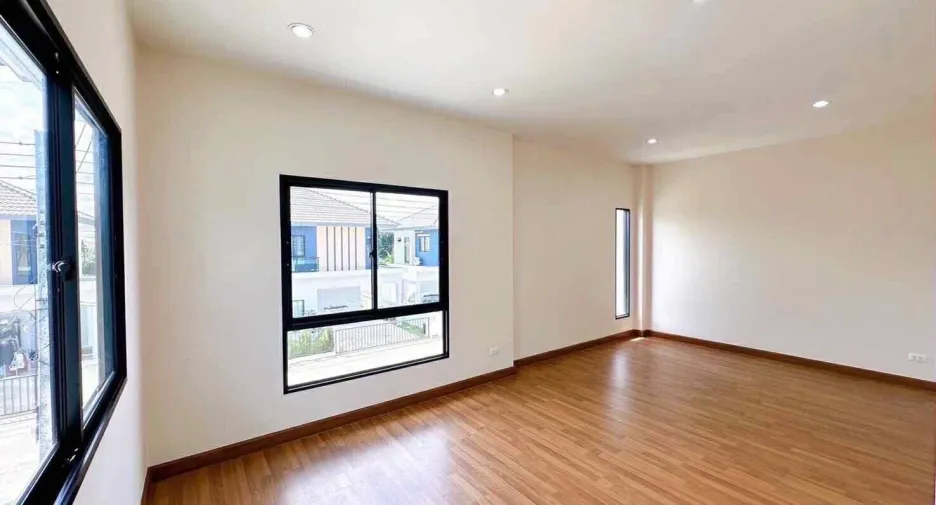 Haus zur Miete mit 3 Zimmer in Lam Luk Ka, Pathum Thani