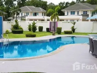 Villa en alquiler de 5 habitaciones en Bang Lamung, Chonburi