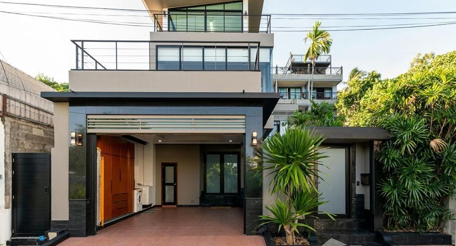For sale 3 bedrooms villa in Mueang Phuket, Phuket