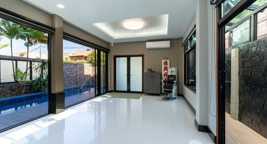 For sale 3 bedrooms villa in Mueang Phuket, Phuket