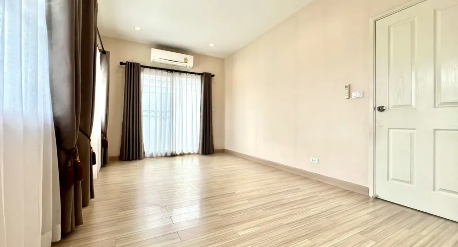 For sale 3 bedrooms house in Mueang Nonthaburi, Nonthaburi