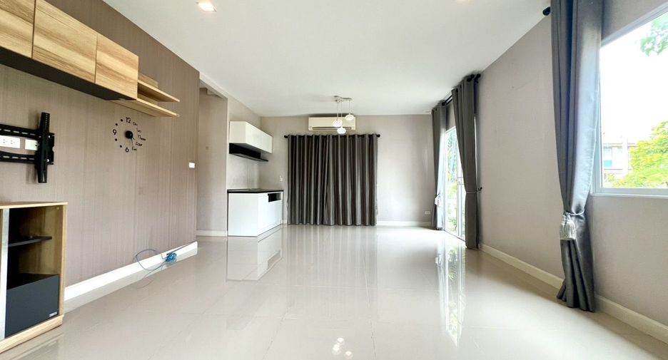 For sale 3 bedrooms house in Mueang Nonthaburi, Nonthaburi