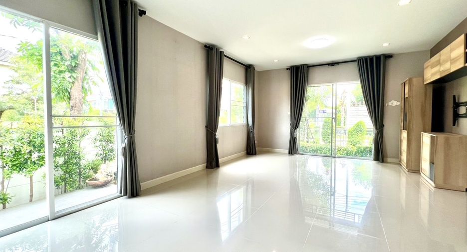 For sale 3 bedrooms house in Mueang Nonthaburi, Nonthaburi