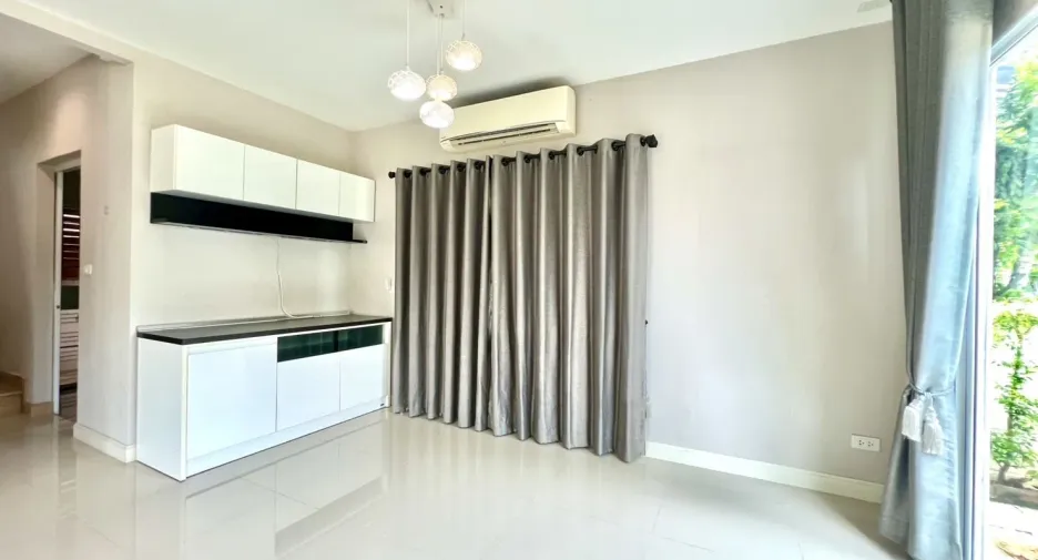 For sale 3 bedrooms house in Mueang Nonthaburi, Nonthaburi