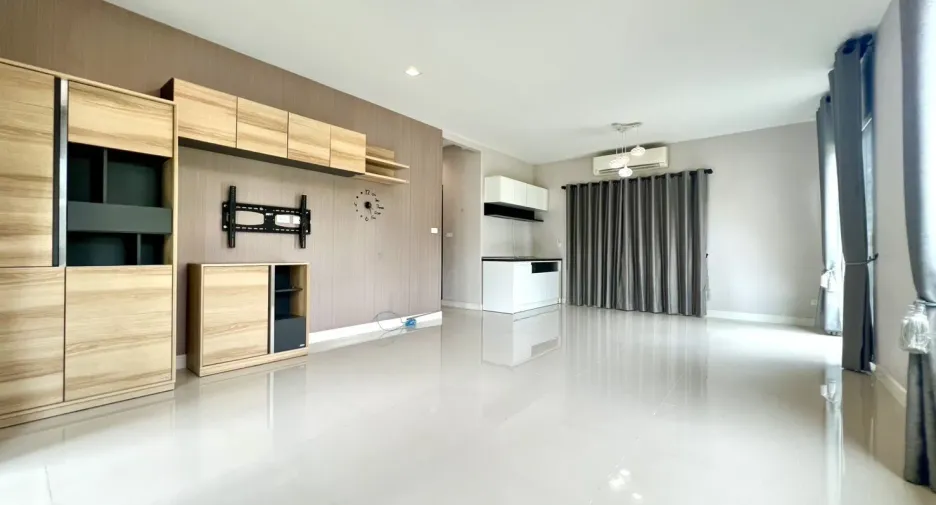 For sale 3 bedrooms house in Mueang Nonthaburi, Nonthaburi