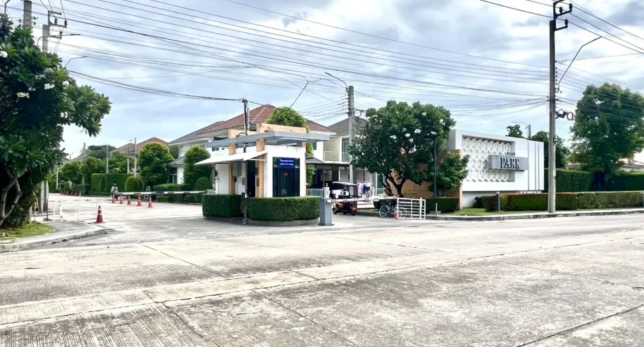 For sale 3 bedrooms house in Mueang Nonthaburi, Nonthaburi