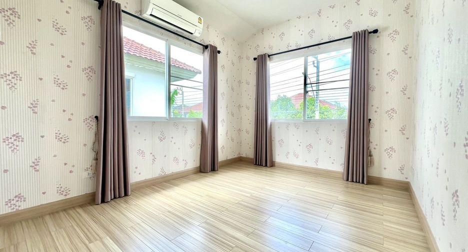 For sale 3 bedrooms house in Mueang Nonthaburi, Nonthaburi
