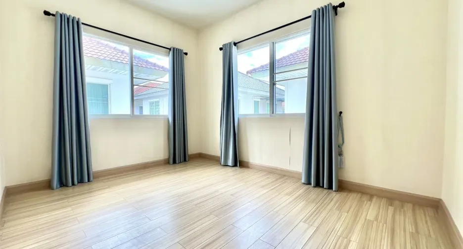 For sale 3 bedrooms house in Mueang Nonthaburi, Nonthaburi