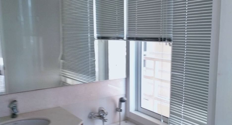 For sale 2 bedrooms condo in Khlong Toei, Bangkok