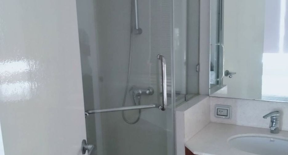 For sale 2 bedrooms condo in Khlong Toei, Bangkok