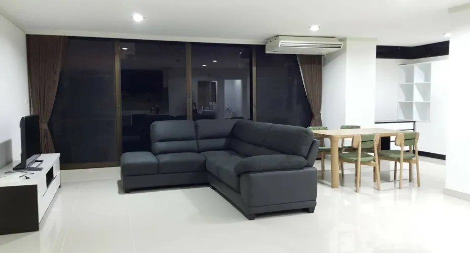 Condo en venta y en alquiler de 2 habitaciones en Watthana, Bangkok