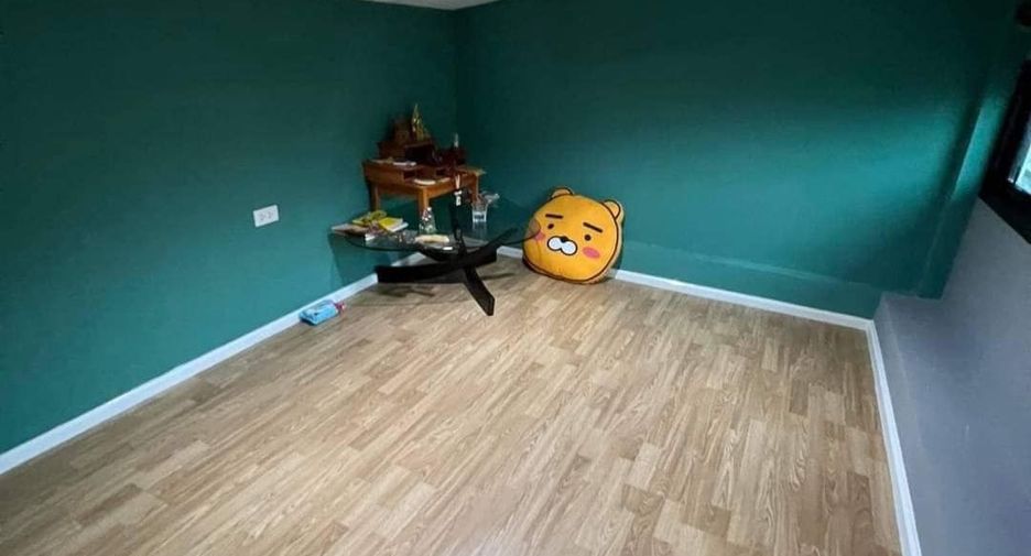 For sale 3 bedrooms townhouse in Lat Phrao, Bangkok