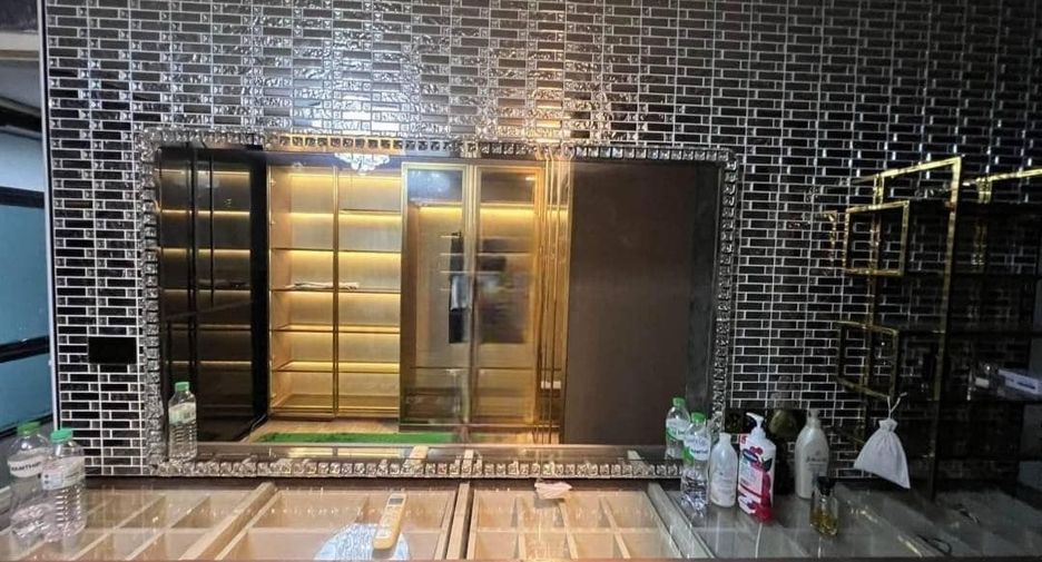 For sale 3 bedrooms townhouse in Lat Phrao, Bangkok