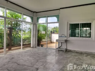 出售 4 卧室 独立屋 在 Don Mueang, 曼谷