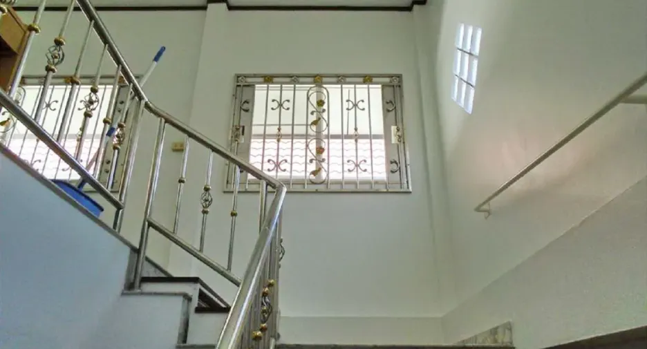 For sale 4 bedrooms house in Don Mueang, Bangkok