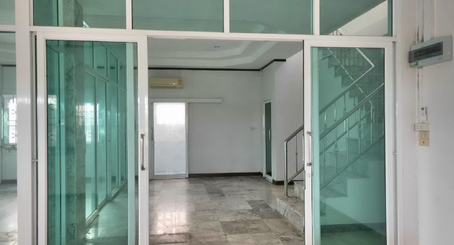 For sale 4 bedrooms house in Don Mueang, Bangkok