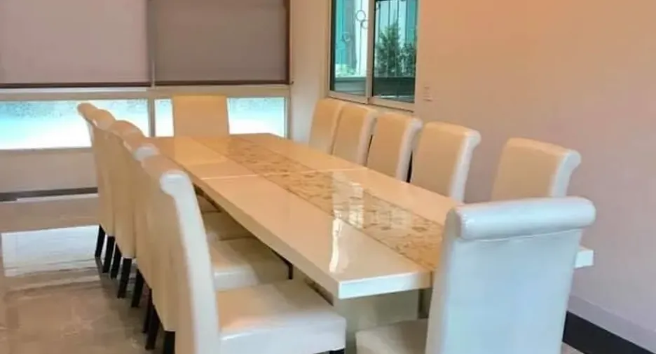 Casa en venta y en alquiler de 5 habitaciones en Prawet, Bangkok