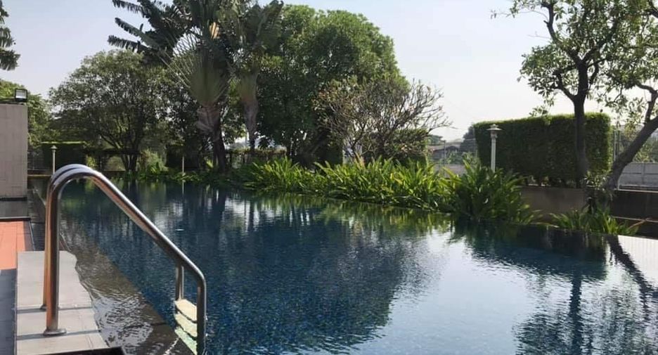 Casa en venta y en alquiler de 5 habitaciones en Prawet, Bangkok