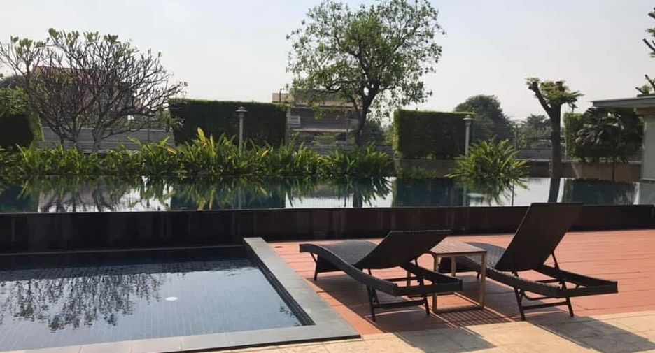 Casa en venta y en alquiler de 5 habitaciones en Prawet, Bangkok